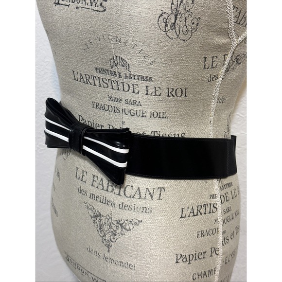 White House Black Market Black Patent Bow Belt Size M Retro Cinch Stretch Waist main image 12